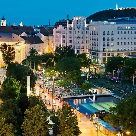 Apartment, In The Middle Of The Center, Quiet, Ac דירה בודפשט