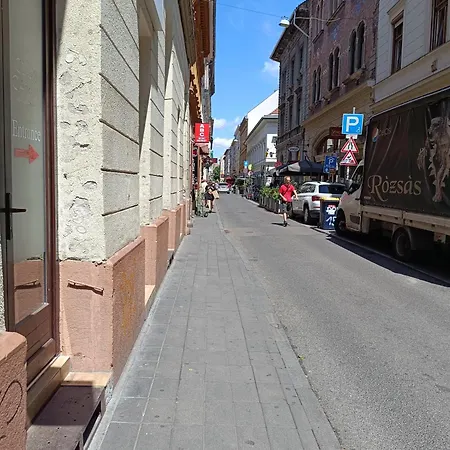 Apartment, In The Middle Of The Center, Quiet, Ac * בודפשט