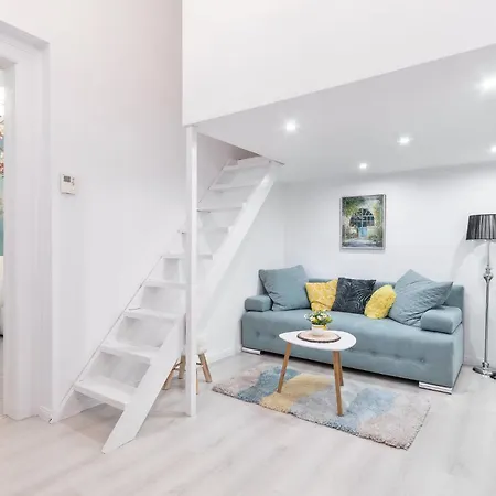 Apartment, In The Middle Of The Center, Quiet, Ac