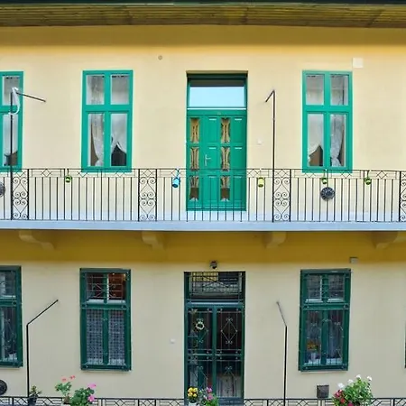 Apartment, In The Middle Of The Center, Quiet, Ac דירה *