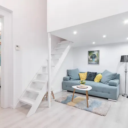 شقة Apartment, In The Middle Of The Center, Quiet, Ac بودابست