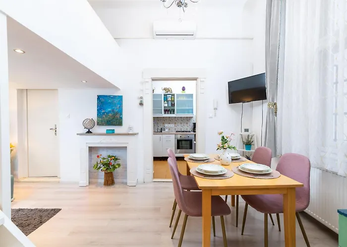 Apartment, In The Middle Of The Center, Quiet, Ac *