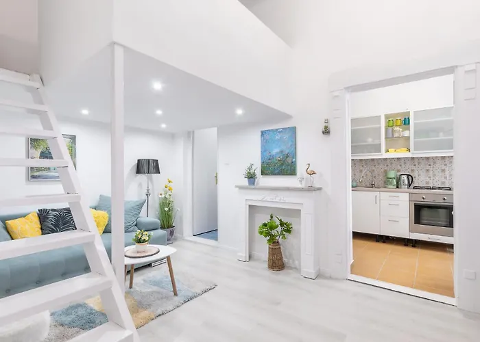 Apartment, In The Middle Of The Center, Quiet, Ac