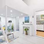 Apartment, In The Middle Of The Center, Quiet, Ac Appartamento