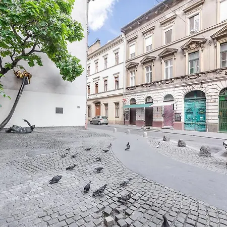 Apartment, In The Middle Of The Center, Quiet, Ac